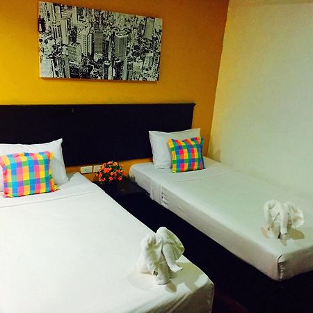 Benetti Lodge Patong Bagian luar foto