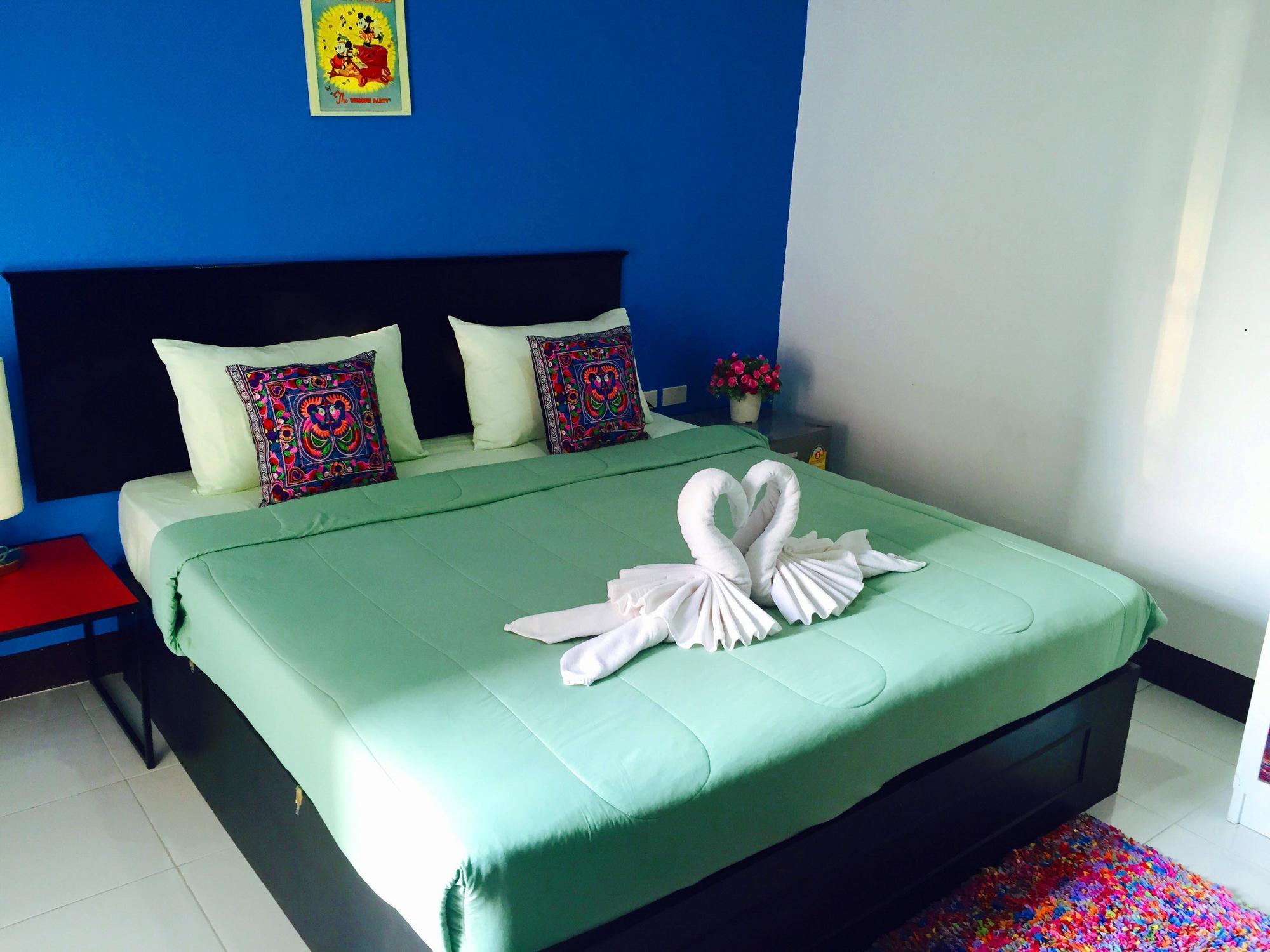 Benetti Lodge Patong Bagian luar foto