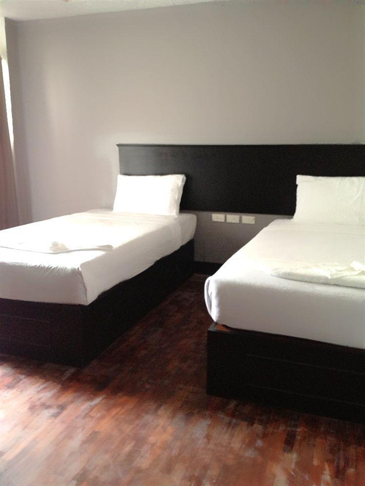 Benetti Lodge Patong Bagian luar foto