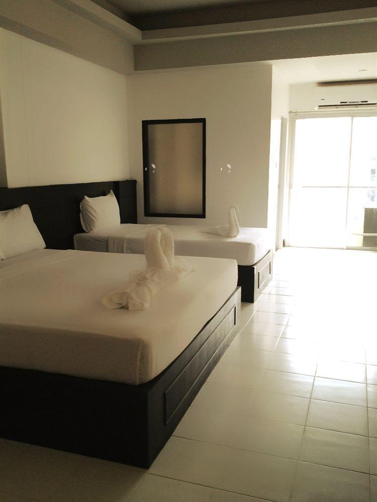 Benetti Lodge Patong Bagian luar foto