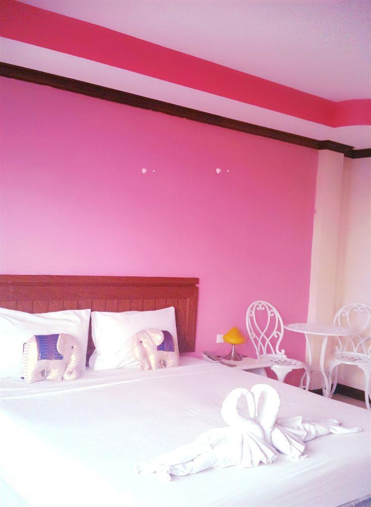 Benetti Lodge Patong Bagian luar foto
