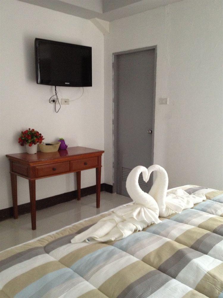 Benetti Lodge Patong Bagian luar foto