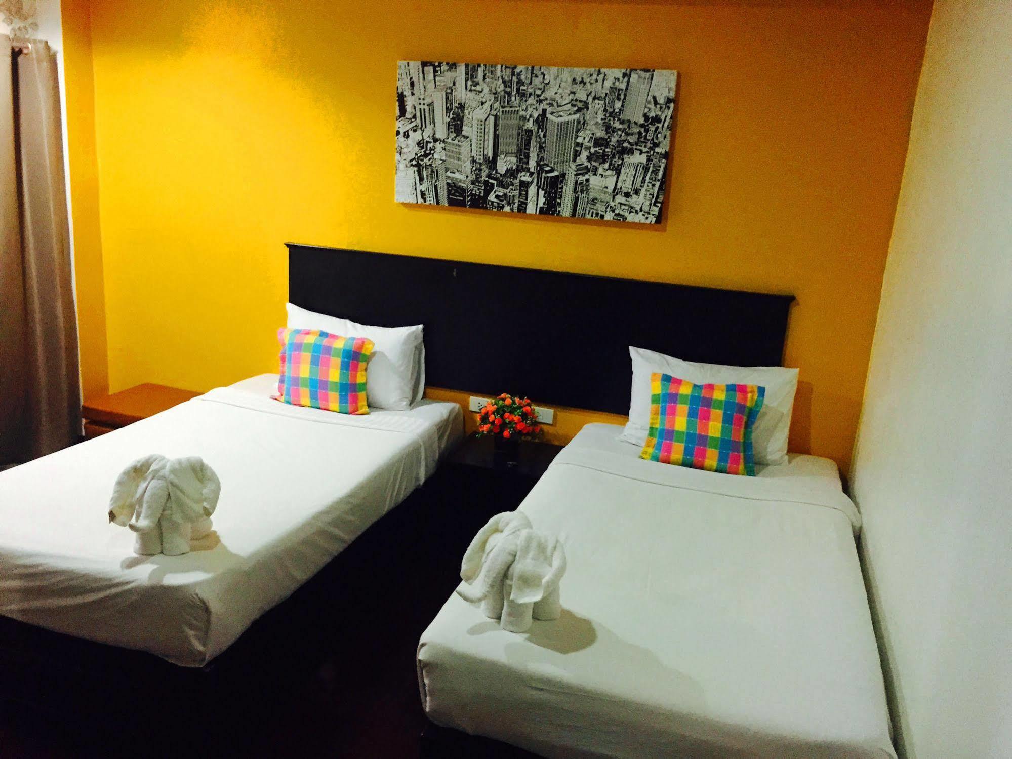 Benetti Lodge Patong Bagian luar foto