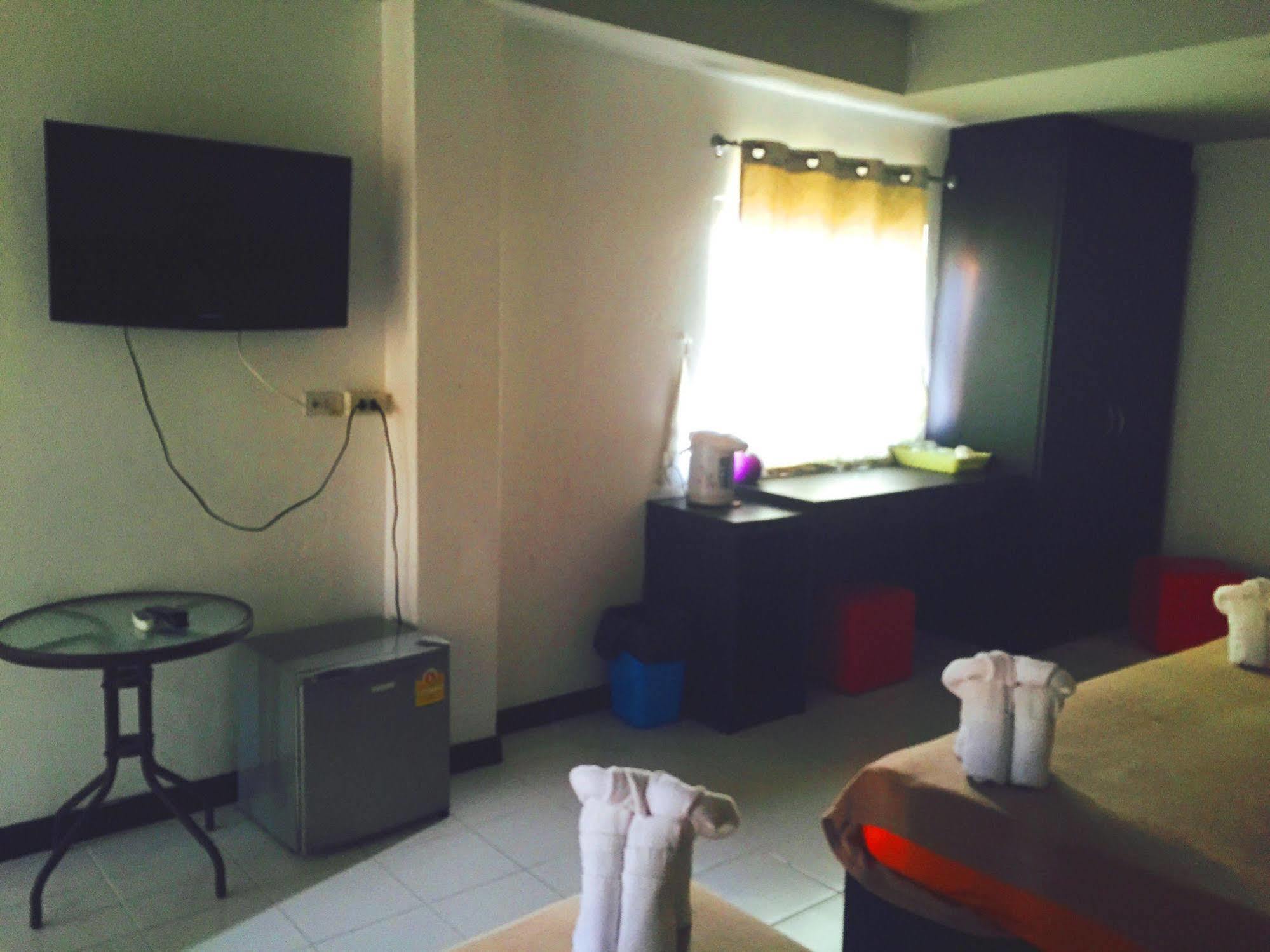 Benetti Lodge Patong Bagian luar foto