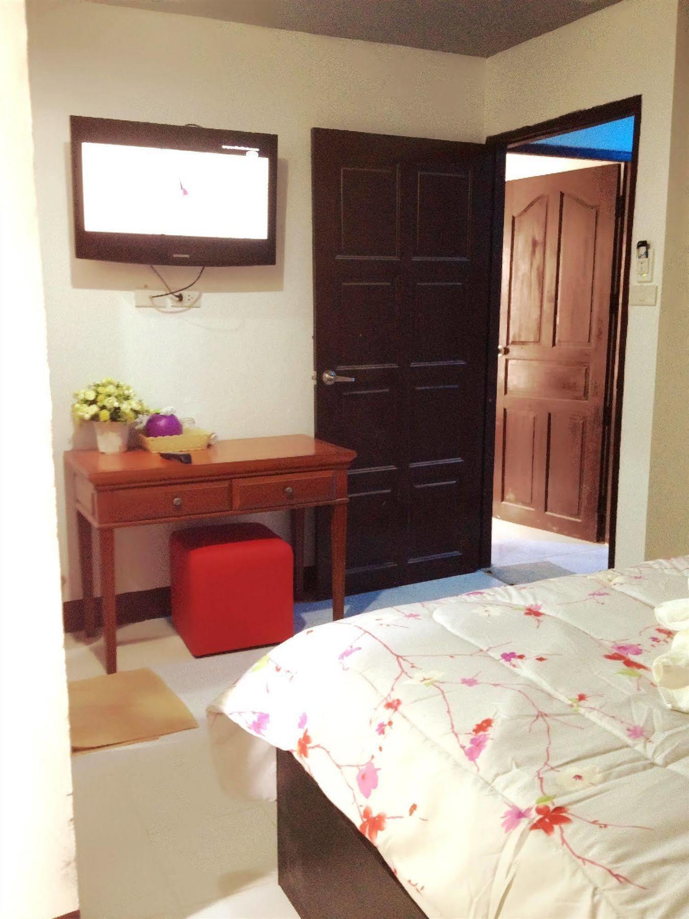 Benetti Lodge Patong Bagian luar foto